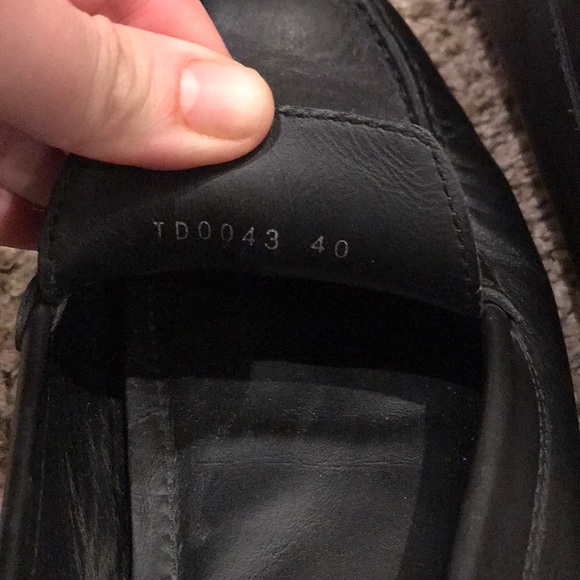 Black Louis Vuitton loafers - Picture 4 of 5